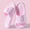 Sandalias y pantuflas para hombre verano 2025 nuevo interior hogar hogar baño baño antideslizantes desodorantes pantuflas de eva para mujer