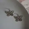 Pendientes Colgantes de Mariposa Vintage Dulces Cool Estilo Oscuro Trendy Puños de Oreja para Mujer Pendientes Nicho Minimalistas