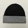 Gorro de Tricô Color-Blocking Transfronteiriço Outono e Inverno para Homens e Mulheres, Gorro para Clima Frio Que Faz o Rosto Parecer Menor, Gorro de Cor Contrastante Dupla Camada Integrado Sem Costura