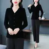 Camiseta de Veludo Preto de Manga Longa 2025 Outono e Inverno Nova Elegante Que Cobre a Barriga Camada Base Sofisticada Top Externo para Mulheres