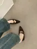 Sapatos Cinza Peludos de Luxo Francês para Roupas de Exterior Femininas Novo Estilo Outono e Inverno 2025 Sapatos de Salto Anabela Não Cansativos para o Dia a Dia