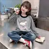 Camada Base Térmica de Fleece para Meninas Outono Inverno 2026 Novo Estilo Crianças Médias e Grandes Roupa Íntima Quente Bloco de Cor Patchwork Listras Camiseta de Manga Longa