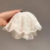 Pinza para el pelo súper elegante de encaje bordado beige para mujer, pinza versátil de perla para coleta que hace que la cara se vea más pequeña, accesorio para el pelo de pinza de tiburón para coleta media
