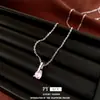 Collar con colgante de gota de agua de circonita, aretes, anillo, juego de lujo ligero de alta gama, joyería elegante y versátil para mujer al por mayor