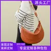 Bolsa de mão transfronteiriça novo estilo, bolsa de trabalho feminina, bolsa nicho em formato de meia-lua, best-seller da Amazon, bolsa de ombro retrô, bolsa transversal, personalizável