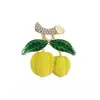 Broches de Frutas Estilo Corte Europeu e Americano Mais Vendidos Transfronteiriços para Mulheres: Broches Pavão, Cisne, Cereja, Maçã, Durian, Limão