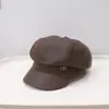 Chapéu octogonal de couro PU retrô para mulheres, boina estilo britânico outono/inverno, versão coreana, versátil, afina o rosto, topo macio, chapéu bico de pato, moderno