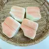 Estilo Mismo de Xiaohongshu Juguete Squishy de Pan de PU Rebote Lento Comida Realista Juguete para Aliviar el Estrés Suave y Pegajoso Juguete para los Dedos