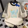 Camiseta de Manga Corta de Algodón Puro Pesado Estilo Universitario con Tres Rayas para Hombres y Mujeres, Verano Ajuste Holgado, Adelgazante, Top Popular Versátil
