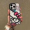 Funda de Teléfono Hello Kitty de Cara Grande para Apple 18 Pro Max, Funda Transparente con Contraste de Color de Gatito Cartoon con Bordes Negros