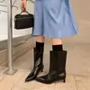 Versión de cuero suave de las nuevas botas de moda de punta fina, estilo stiletto simple, pierna ancha para mujer, para otoño e invierno, elegantes botas de montar sin cordones, botas de media pantorrilla para mujer