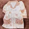 Pijama Popular de Bloques de Color de Rilakkuma para Mujer, Conjunto de Dos Piezas de Cardigan de Manga Corta y Shorts de Verano, Adecuado para que las Chicas lo Usen Afuera como Ropa de Casa