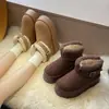 Botas Cortas Versátiles Modelo 2026 Botas de Nieve Gruesas y Peludas Invierno Lana de Cordero Suela Gruesa Estilo Nuevo Cordón Cálidas Cómodas Gamuza