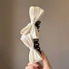 Presilha banana plissada de chifon, presilha vertical, presilha de garra de verão de alta qualidade, presilha para rabo de cavalo na nuca, presilha de cabelo elegante e delicada