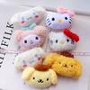 Broche Pequeno de Desenho Animado de Cachorro de Cabelo Cacheado e Orelhas Grandes e Coelho Bonito para Bolsas, Lenços e Roupas de Estudante com Acessório de Laço