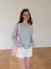 Top fino de verano para mujer, holgado, con espalda hueca y diseño a rayas, camiseta de manga larga tipo cover-up protector solar para un look relajado y casual