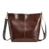 Bolso de gran capacidad para mujer 2023 otoño e invierno Nuevo bolso bandolera de hombro de banda ancha retro, bolso tipo cubo de textura de moda para el trabajo