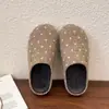 Zapatillas de estar por casa de otoño 2026, versátiles, de suela gruesa, que aumentan la altura, de media caña, estilo retro con lunares, que cubren los dedos, zapatos casuales para exteriores, nuevo estilo francés para mujer