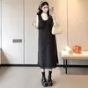 Roupas de maternidade para outono e inverno: Conjunto de duas peças: saia de suspensório com pérolas + camisa base de gola alta, saia longa de lã que esconde a barriga e emagrece