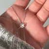 Collar de Zirconia Pequeño Cubo de Azúcar de Moda Lujoso Ligero para Mujer, Cadena Minimalista para Clavícula con Colgante de Alto Nivel
