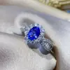 Anillo de Transmisión en Vivo Douyin Más Vendido para Mujer, Anillo con Piedra Ovalada Azul Océano con Montura Pavé de Flores, Banda Cónica, Anillo de Lujo Ligero de Alta Gama para Mujer
