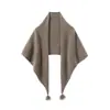 Chal de lana de yak para mujer, calentador de hombros y cuello, nuevo estilo de otoño e invierno, diseño de pompón y borla, estilo lindo, capa exterior para superponer