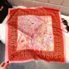 Novo Lenço de Seda Exquisito Versátil para Mulheres, Lenço de Pescoço de Luxo, Lenço Quadrado Versátil Estilo Chinês Retrô com Estampa de Textura Floral