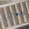 Aretes de Mariposa Brillantes y Dinámicos con Incrustaciones de Diamante Azul Ultrabrillante para Mujer