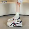 Zapatillas de entrenamiento alemanas transpirables de cuero genuino para mujer, nuevas de otoño 2026, versátiles, con suela gruesa, estilo Cortez, zapatillas deportivas casuales a la moda, blancas