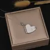 Novo Colar de Aço Inoxidável Amoroso de Venda Quente Transfronteiriça Que Pode Ser Aberto, Pingente para Casais, Corrente para Clavícula de Temperamento Personalizado Que Pode Ser Gravada