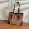 Bolsa de Hombro Casual para Estudiantes Universitarios Otoño e Invierno Textura 2025 Nueva para Viajar Gran Capacidad Estampado de Leopardo para Mujer Transfronteriza