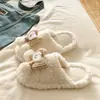Pantufas Fofas de Desenho Animado com Laço Urso Branco Peludo para Mulheres 2026 Outono e Inverno Versáteis Leves Macias Quentes Pantufas de Algodão