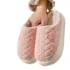 Nuevo modelo de pantuflas de algodón para hombre con tacto cómodo, adecuadas para otoño e invierno, de suela gruesa para interior, cálidas, para uso en casa, con forro de felpa, pantuflas peludas de talón cerrado