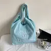 Bolsa tote simples bordada com letra, estilo novo, grande capacidade, tecido de nylon leve, bolsa de mão, bolsa de ombro, bolsa de trabalho fashion