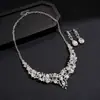 Conjunto de 2 Peças de Brincos em Formato de Gota d'Água Oval com Decote em V Cravejados com Diamantes Europeus e Americanos Colar Corrente para Suéter de Outono e Inverno Personalizada de Nicho de Luxo High-End para Mulheres