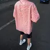 Camisa de manga corta a cuadros rosa retro americana con textura para hombre, diseño holgado, chaqueta camisa versátil de verano para hombre