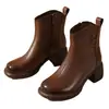 Botas de tornozelo com sola macia, botas femininas de algodão com forro de fleece para aquecimento, sapatos de couro, novo estilo outono/inverno 2026, botas simples, botas estilo Martin de cano médio para mulheres