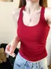 Camisola roja para mujer, nuevo modelo de verano 2026, adecuada para usar como prenda exterior, con copas en el pecho, hermoso diseño en la espalda, cuello halter, top sexy