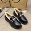 Mocasines de cuero negros para mujer, nueva colección otoño/invierno 2026, estilo slip-on, suela gruesa, estilo británico, caña baja, forrados de felpa para abrigar