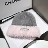 Chapéu Novo Estilo Feminino de Inverno Espessado Proteção Facial Pequeno Pelúcia Quente Lã Tendência Cabeça Grande Orelha Flutuante Proteção Acúmulo Chapéu de Tricô