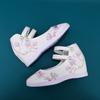 Zapatos Hanfu de Tacón Alto Zapatos Individuales Doble Botón Punta Redonda Seis cm Zapatos de Tela Bordada Zapatos de Mujer