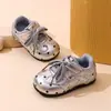 Sapatos para Bebê Menina Criança 2026 Outono Novo Estilo Sapatos de Princesa para Meninas Couro Solado Macio Bolinhas Sapatilhas de Couro para Menina Tendência