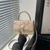 Bolso de hombro bordado de nicho, inspirado en lo vintage, de alta gama, bolso cruzado pequeño cuadrado para mujer, nueva colección 2026, bolso de mano moderno y versátil para el trabajo