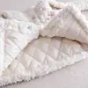 Colete Feminino 2026 Inverno Novo Estilo Moda Infantil Cartoon Forrado com Fleece Acolchoado Lã de Cordeiro Quente Pequeno Colete