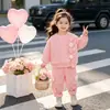 Novo Conjunto de Moletom 2026 para Meninas, Conjunto de Duas Peças para Primavera Infantil, Roupas de Primavera e Outono para Meninas no Atacado