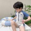 Maiô infantil de peça única com manga curta para meninos, verão, fofo, tubarão, proteção solar, secagem rápida, maiô infantil para férias na praia