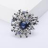 Broche de cristal de alta gama con forma de flor para mujer, estilo transfronterizo europeo y americano, con temperamento femenino, para abrigo y traje, accesorios antiexposición, venta al por mayor
