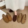 Mocassins Elegantes Estilo Old Money Slip-on Sapatos de Algodão Femininos Inverno 2026 Sem Mules Sola Reta Veludo Adicionado Tira de Couro Retrô
