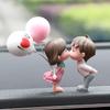 Internet Celebrant Car Ornaments Atacado Carro Acessórios para Carro Bonito Beijo Casal Boneca Carro Elétrico Decoração Ornamentos