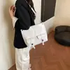 Bolsa de Grande Capacidade Feminina 2025 Primavera e Verão Novo Estilo Simples Motociclista Comutador Calças Bolso Aba Múltipla Bolsa Tote Transversal de Ombro Único